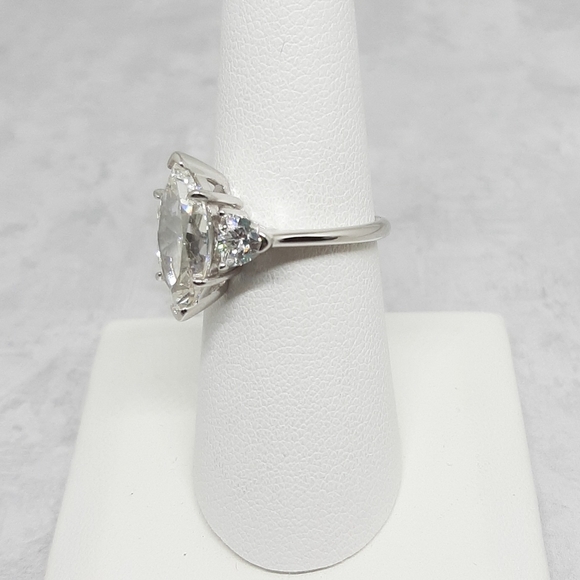 Marquise Cut White Topaz Trillion Side Stones .925 Sterling Silver Ring New sz 7 - Picture 4 of 6